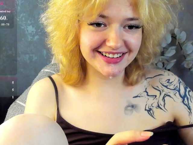 LunaaBee live cam on BongaCams