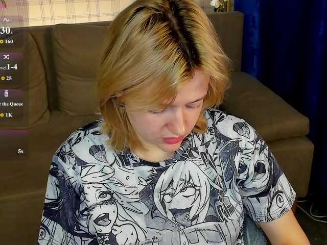 LunaaBee live cam on BongaCams