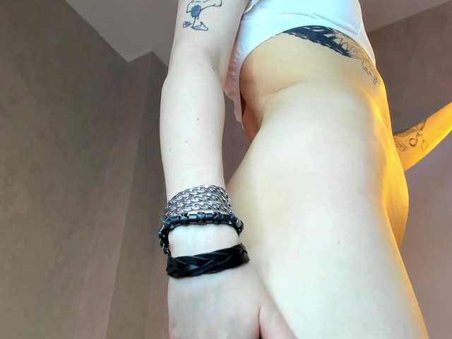 LunaaBee live cam on BongaCams