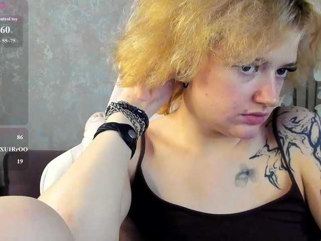 LunaaBee live cam on BongaCams