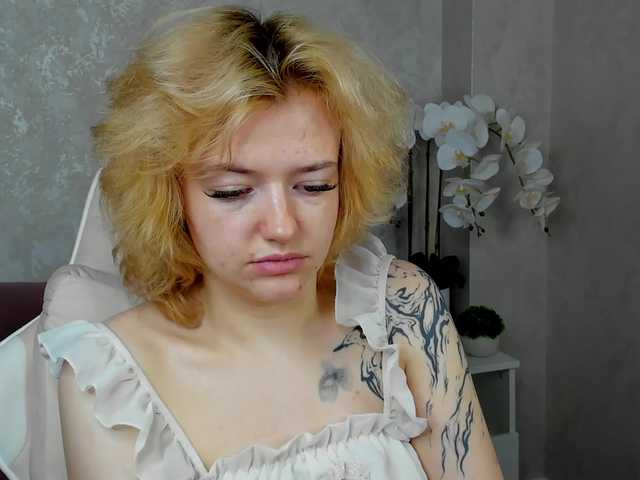 LunaaBee live cam on BongaCams