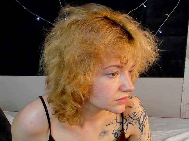 LunaaBee live cam on BongaCams