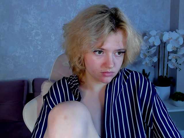 LunaaBee live cam on BongaCams