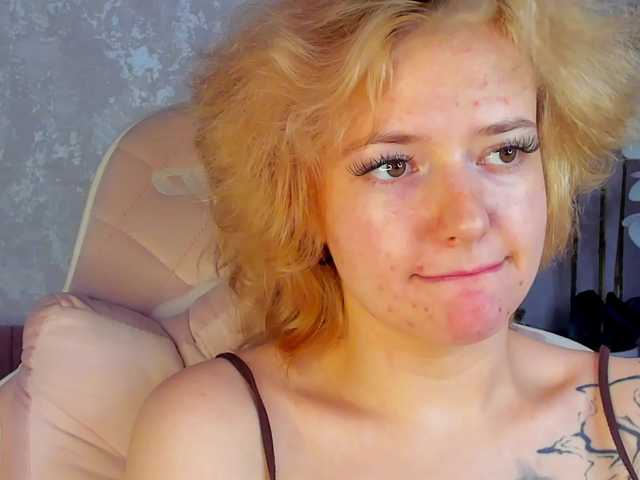 LunaaBee live cam on BongaCams