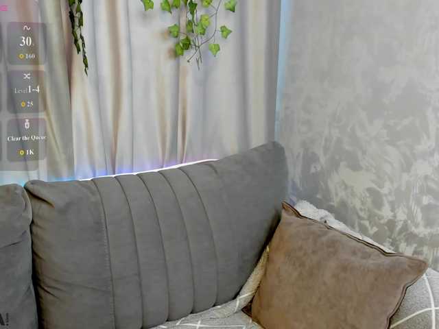 LunaaBee live cam on BongaCams