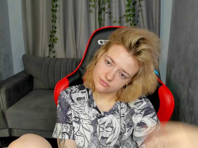 LunaaBee live webcam show
