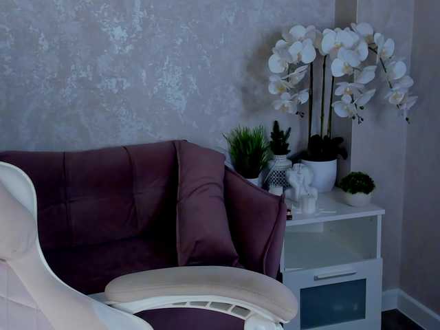 LunaaBee live cam on BongaCams