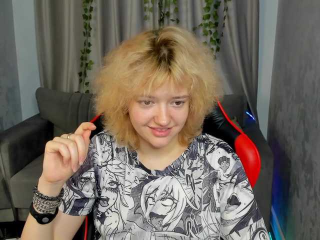LunaaBee live cam on BongaCams