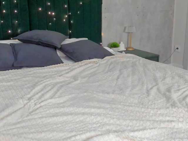 LunaaBee live cam on BongaCams