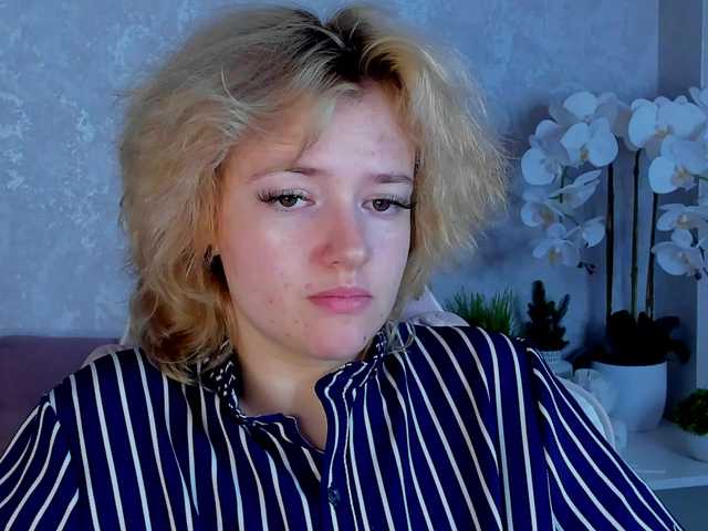 LunaaBee live cam on BongaCams