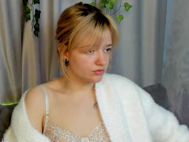 LunaaBee live cam on BongaCams