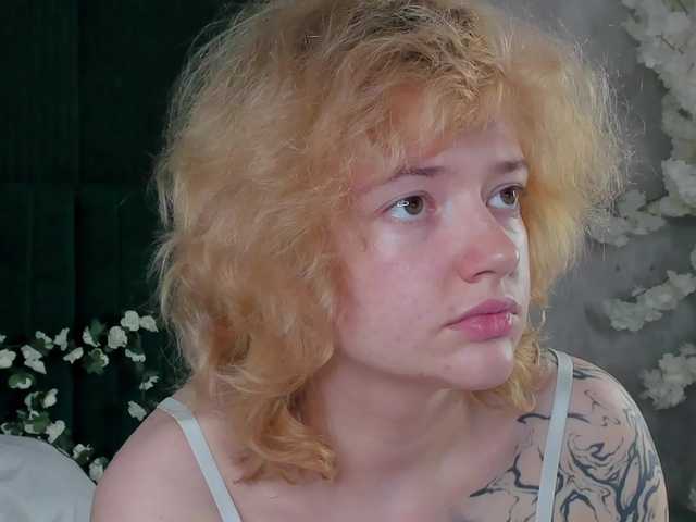 LunaaBee live cam on BongaCams