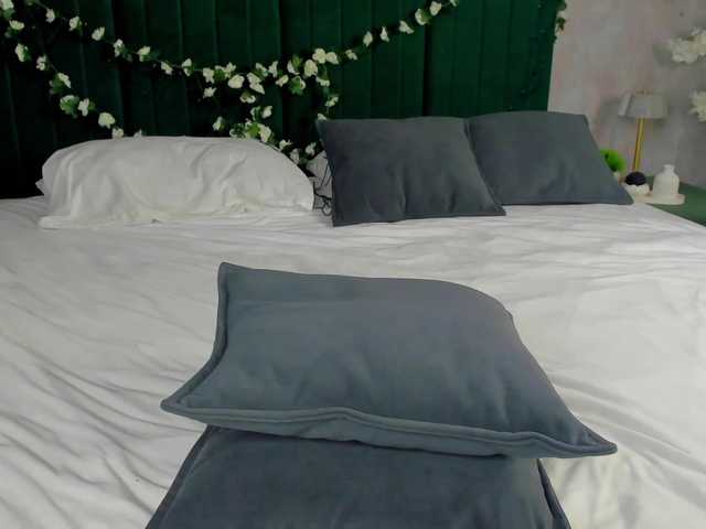 LunaaBee live cam on BongaCams