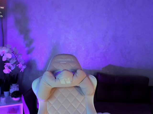 LunaaBee live cam on BongaCams
