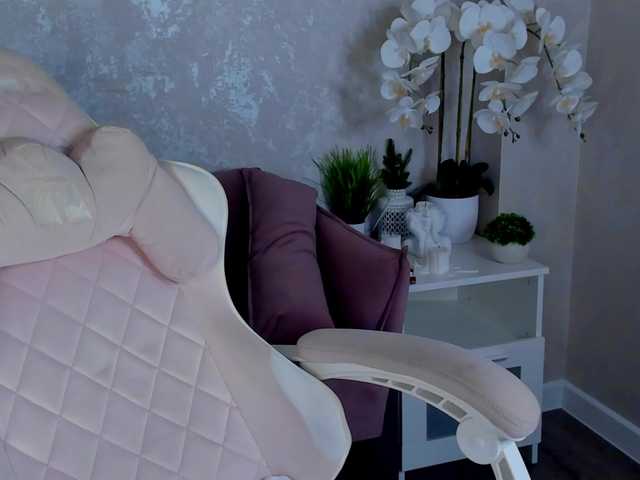 LunaaBee live cam on BongaCams