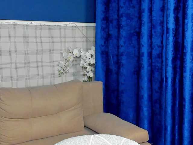 LunaaBee live cam on BongaCams