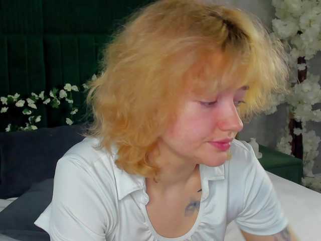 LunaaBee live cam on BongaCams