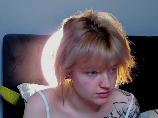 LunaaBee live cam on BongaCams
