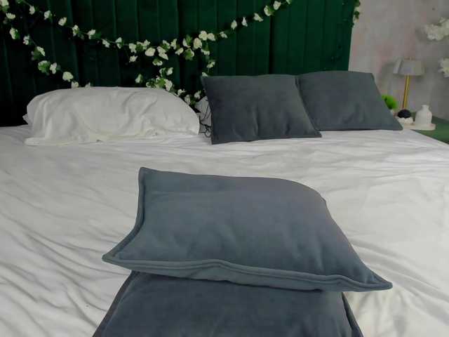 LunaaBee live webcam show