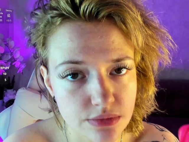LunaaBee live cam on BongaCams