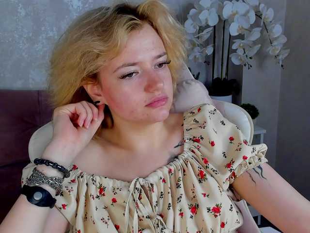 LunaaBee live cam on BongaCams