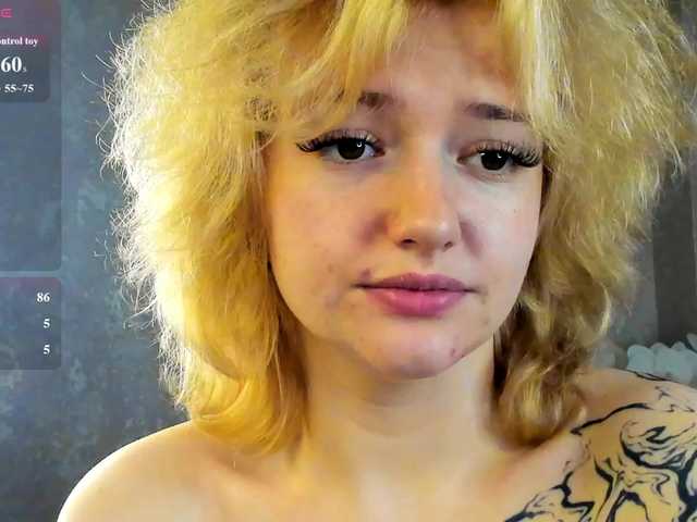 LunaaBee live cam on BongaCams