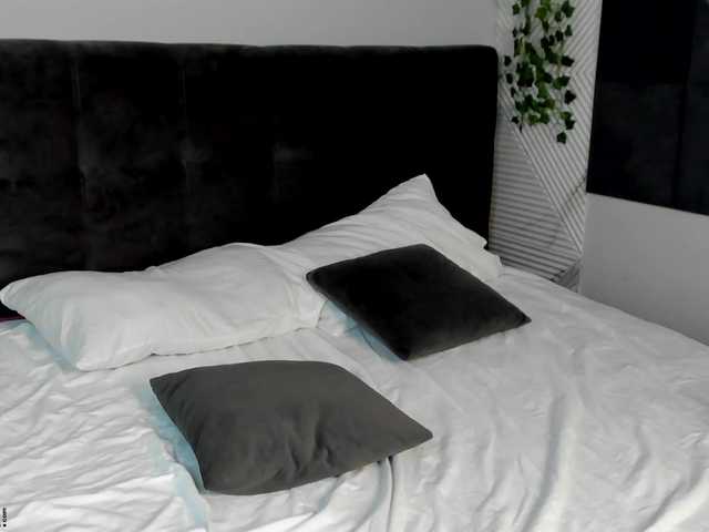 LunaaBee live cam on BongaCams