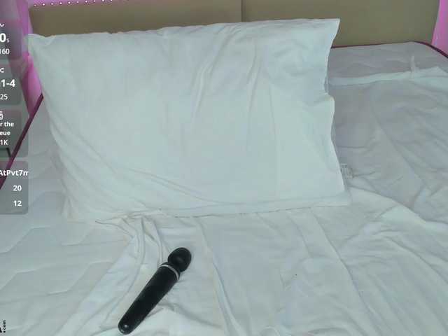 LunaaBee live cam on BongaCams