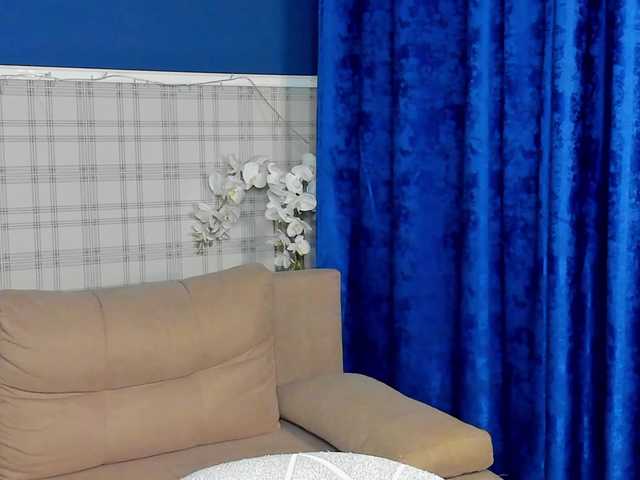 LunaaBee live cam on BongaCams