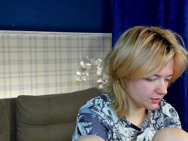 LunaaBee live cam on BongaCams