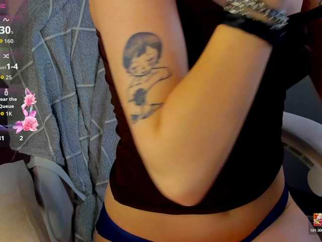 LunaaBee live cam on BongaCams