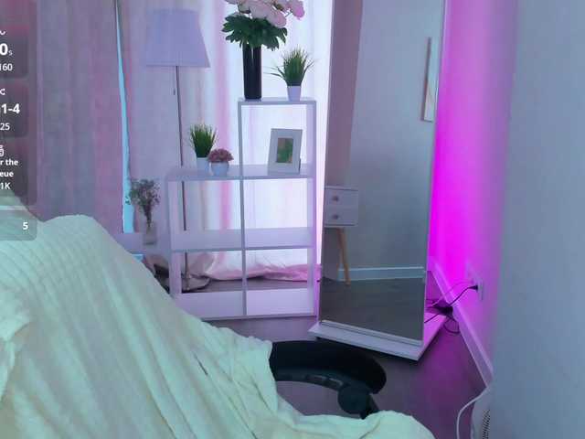 LunaaBee live cam on BongaCams