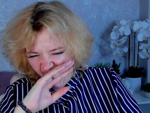 LunaaBee live cam on BongaCams
