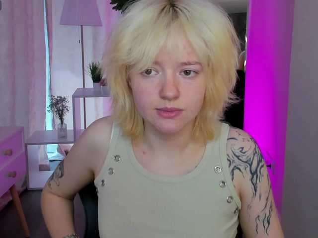 LunaaBee live cam on BongaCams