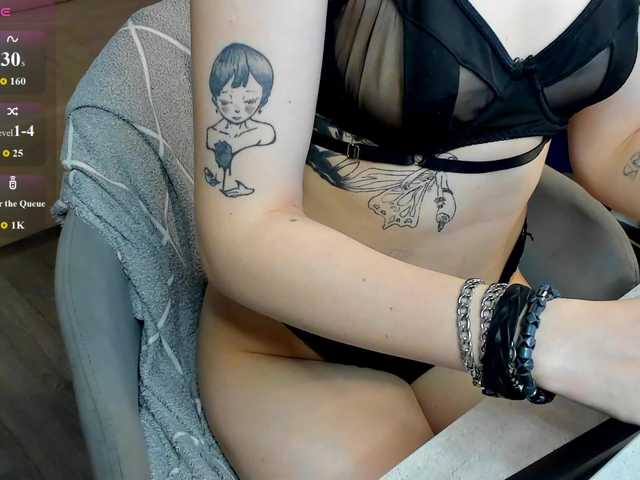 LunaaBee live cam on BongaCams