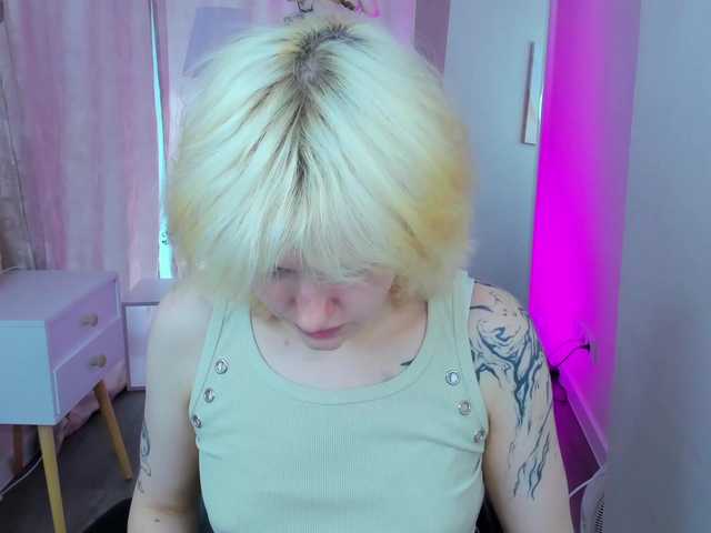 LunaaBee live cam on BongaCams