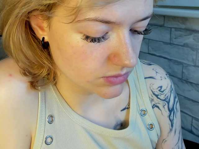 LunaaBee live cam on BongaCams