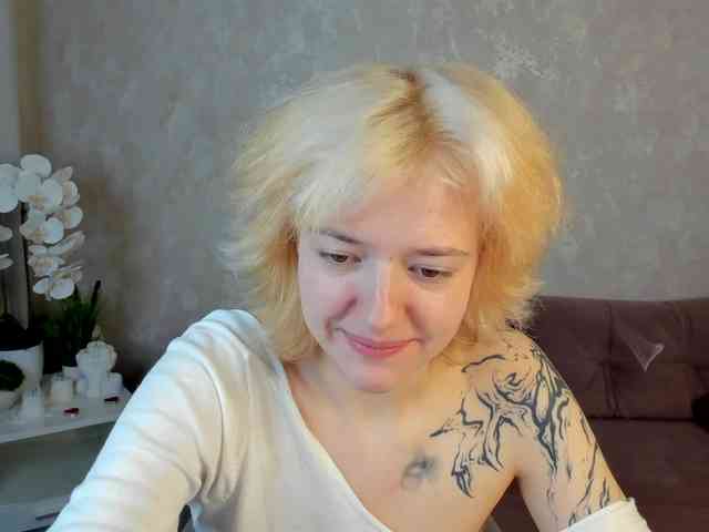 LunaaBee webcam