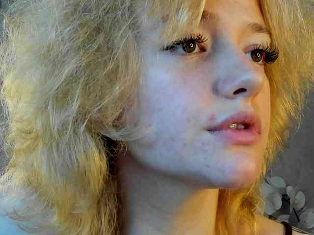 LunaaBee webcam