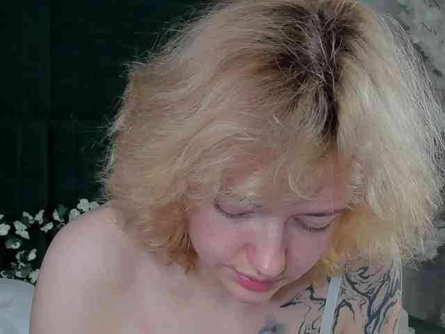 LunaaBee webcam