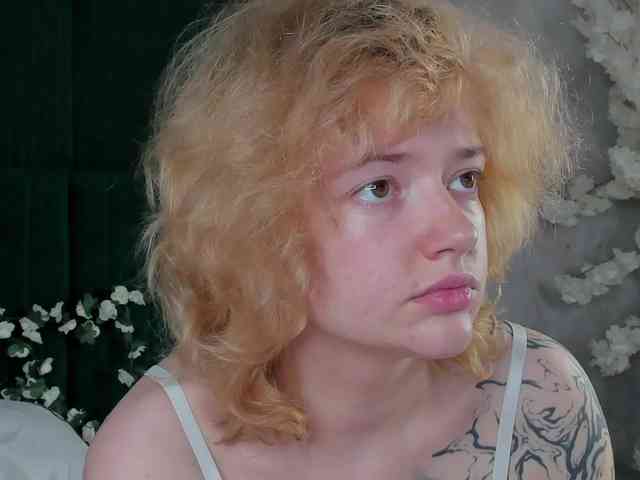 LunaaBee webcam