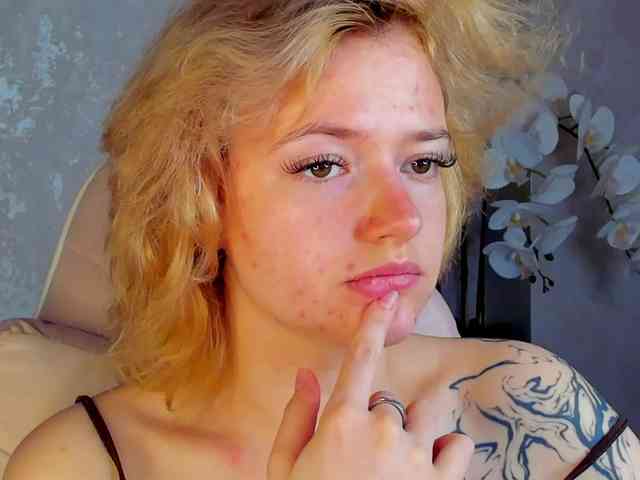 LunaaBee webcam
