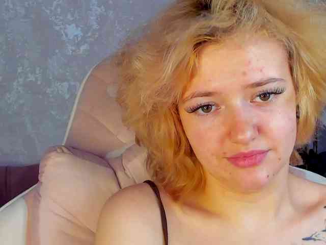 LunaaBee webcam