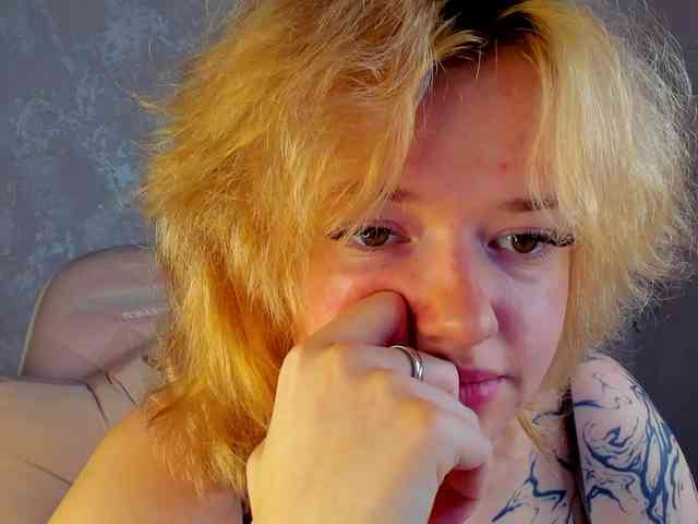 LunaaBee webcam