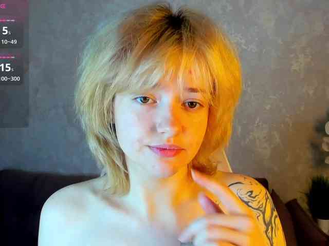 LunaaBee webcam