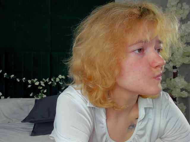 LunaaBee webcam
