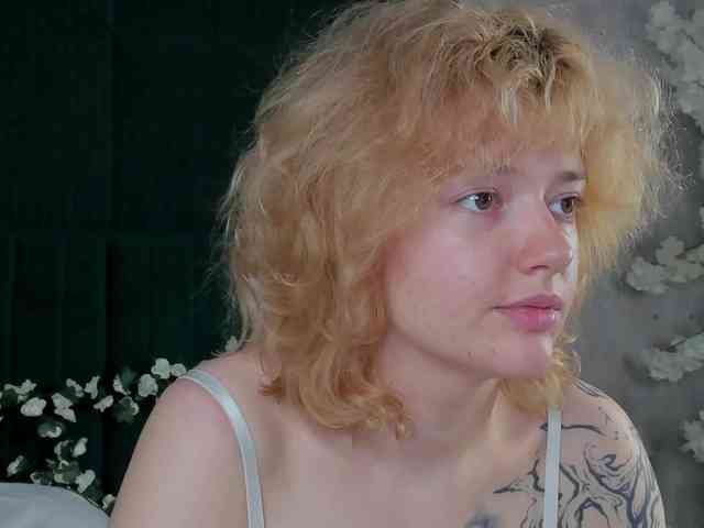 LunaaBee webcam