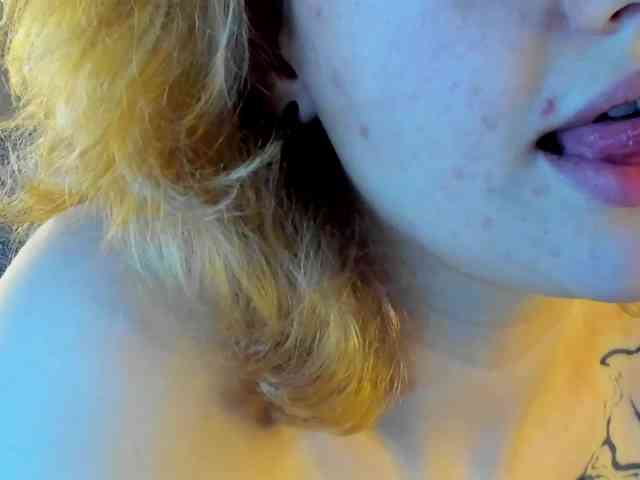 LunaaBee webcam