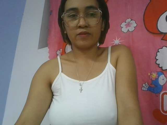 Lunah1a live cam on BongaCams