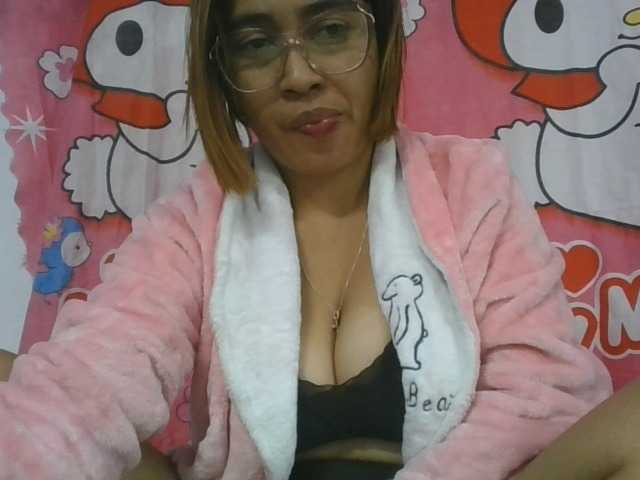 Lunah1a live cam on BongaCams